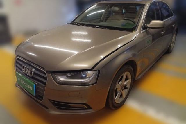 Used Audi A4L 2012 2.0 TFSI automatic Comfort trim level