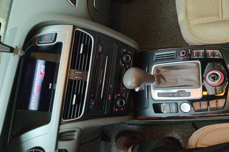 Used Audi A4L 2012 2.0 TFSI Automatic Technology Model Audio And AC Panel