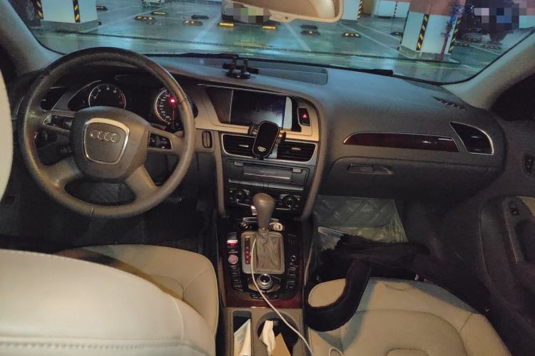 Used Audi A4L 2012 2.0 TFSI Automatic Technology Model Center Console