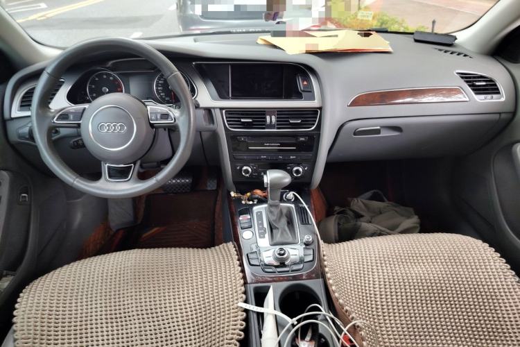 Used Audi A4L 2012 2.0 TFSI Automatic Technology Model Center Console