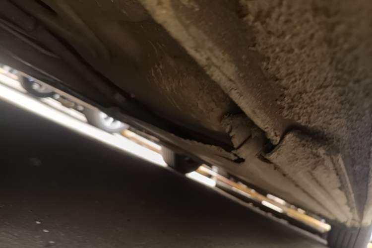 Used Audi A4L 2012 2.0 TFSI automatic standard version Chassis Front Left