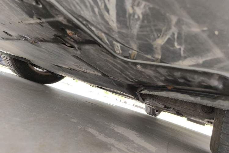 Used Audi A4L 2012 2.0 TFSI automatic standard version Chassis Front Left