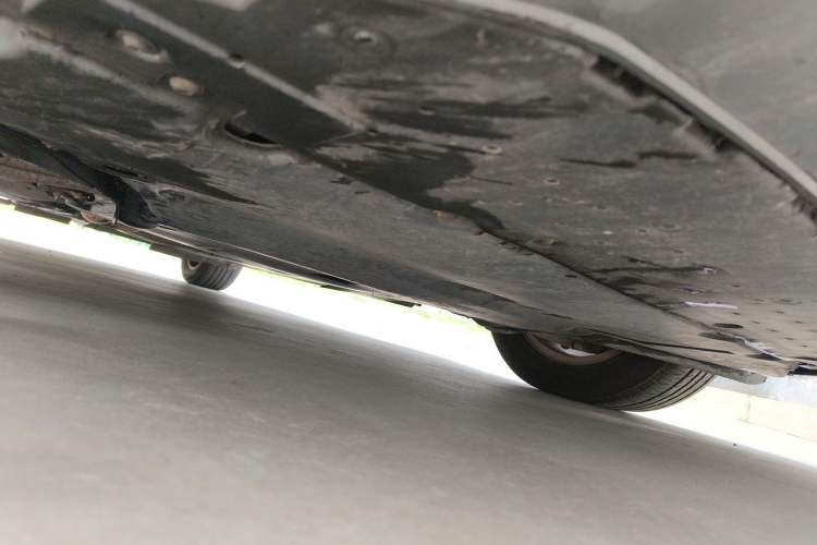 Used Audi A4L 2012 2.0 TFSI automatic standard version Chassis Front Right