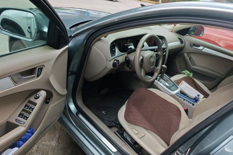 Used Audi A4L 2012 2.0 TFSI automatic standard version Driver Seat