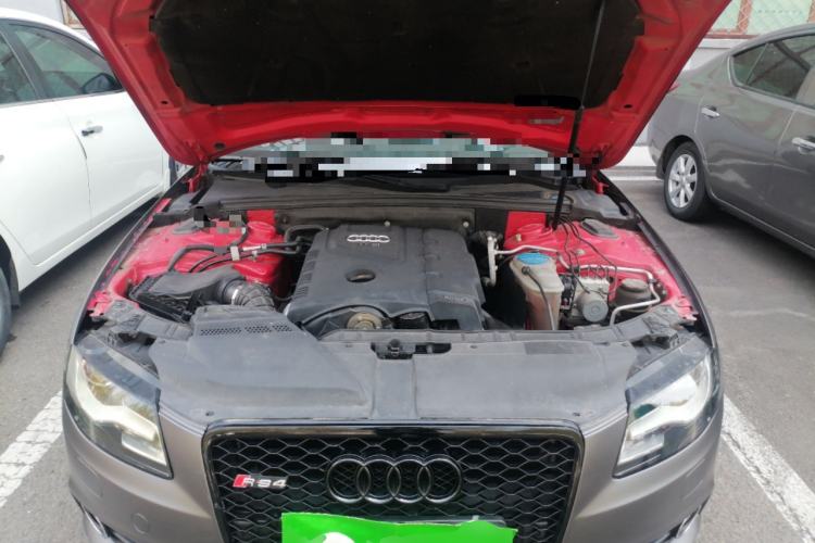 Used Audi A4L 2012 2.0 TFSI automatic Comfort trim level Engine Bay