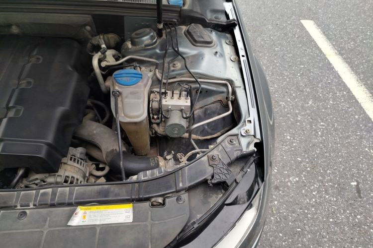 Used Audi A4L 2012 2.0 TFSI Automatic Technology Model Engine Bay Left