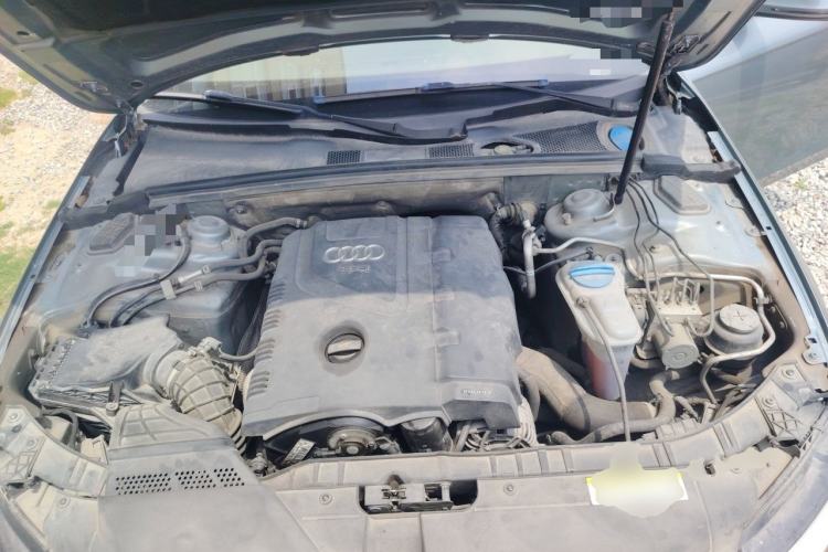 Used Audi A4L 2012 2.0 TFSI automatic Comfort trim level Engine Bay