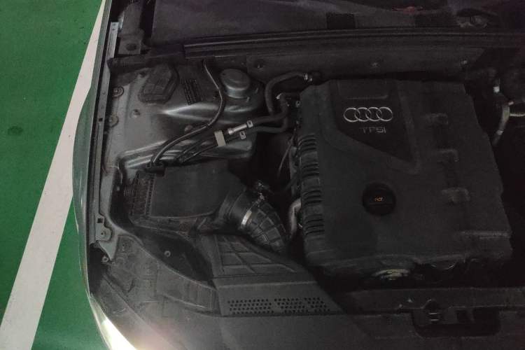 Used Audi A4L 2012 2.0 TFSI Automatic Technology Model Engine Bay Right
