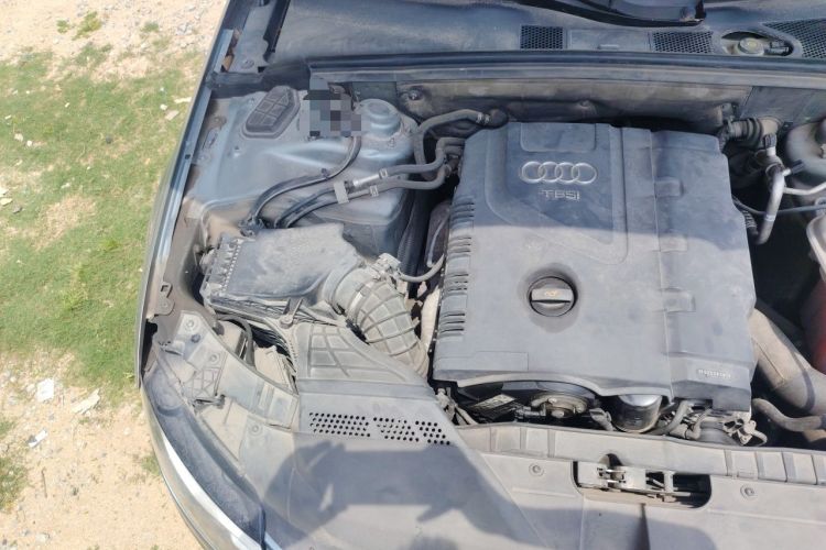 Used Audi A4L 2012 2.0 TFSI automatic Comfort trim level Engine Bay Right