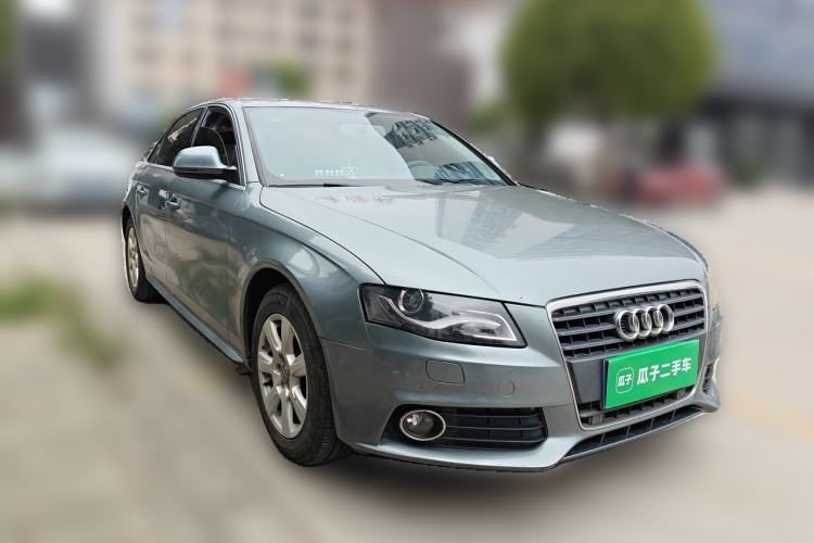 Used Audi A4L 2012 2.0 TFSI automatic Comfort trim level Front Right 45 Deg