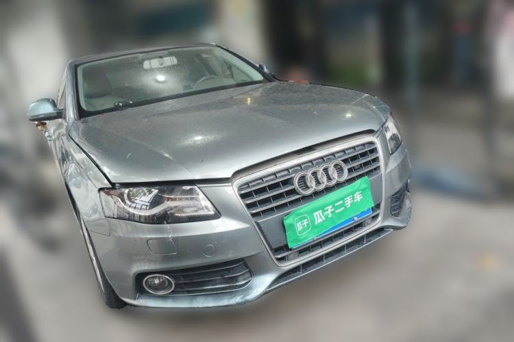 Used Audi A4L 2012 2.0 TFSI automatic Comfort trim level Front Right 45 Deg