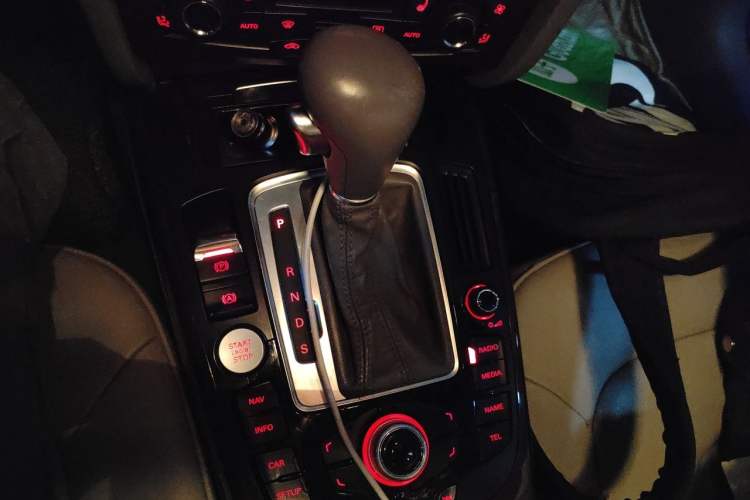 Used Audi A4L 2012 2.0 TFSI Automatic Technology Model Gear Lever