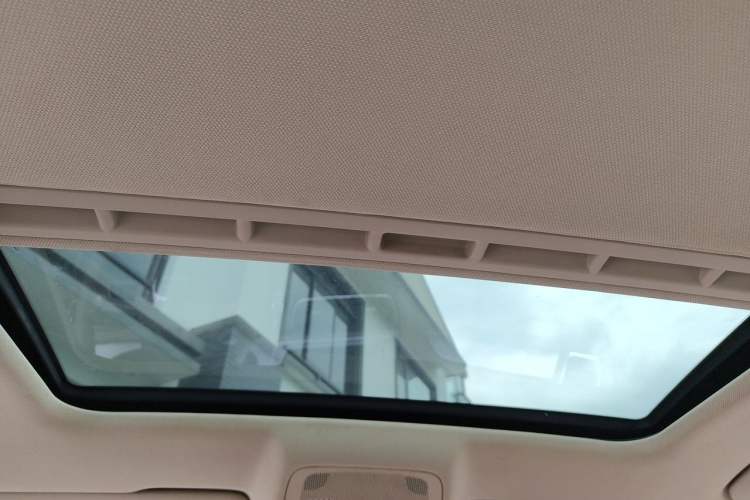 Used Audi A4L 2012 2.0 TFSI automatic standard version Headliner