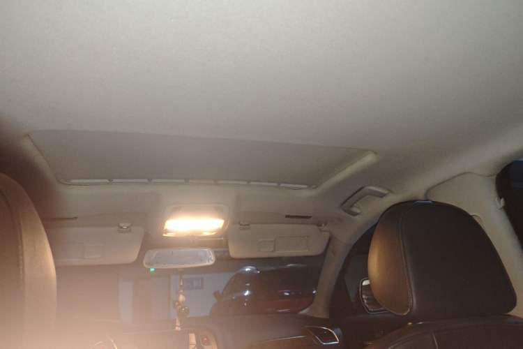Used Audi A4L 2012 2.0 TFSI automatic Comfort trim level Headliner