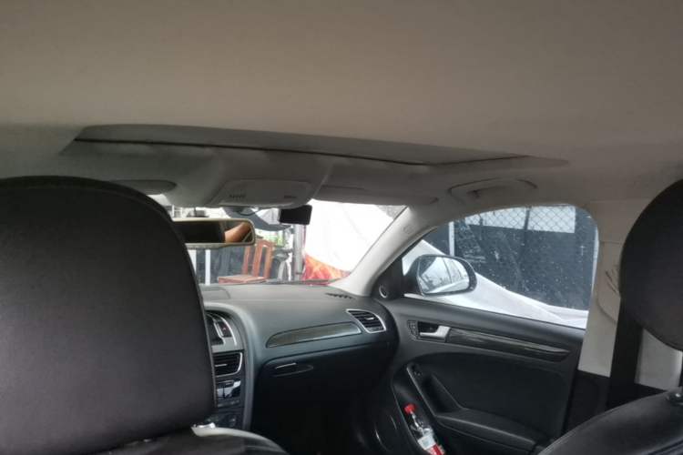 Used Audi A4L 2012 2.0 TFSI automatic Comfort trim level Headliner