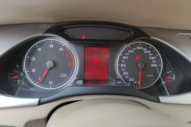 Used Audi A4L 2012 2.0 TFSI automatic standard version Instrument Cluster
