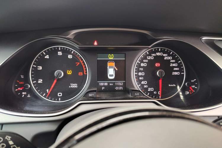 Used Audi A4L 2012 2.0 TFSI Automatic Technology Model Instrument Cluster