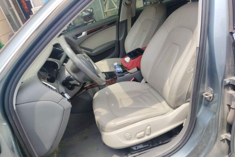 Used Audi A4L 2012 2.0 TFSI automatic Comfort trim level Left Front Seat