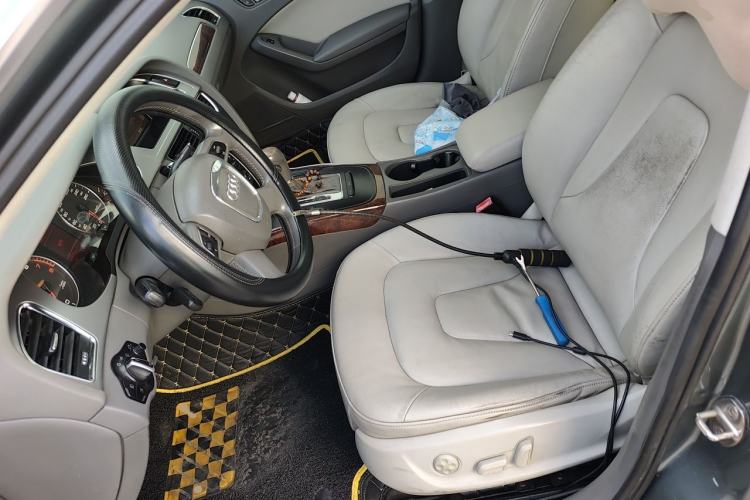 Used Audi A4L 2012 2.0 TFSI automatic Comfort trim level Left Front Seat