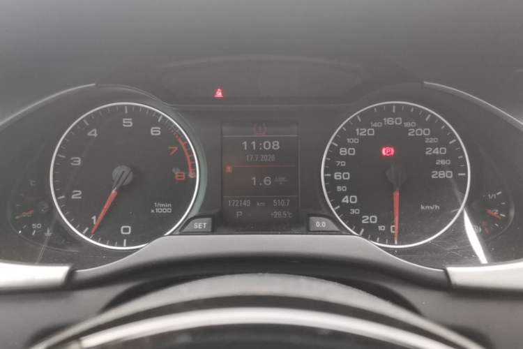 Used Audi A4L 2012 2.0 TFSI automatic Comfort trim level Odometer Close Up
