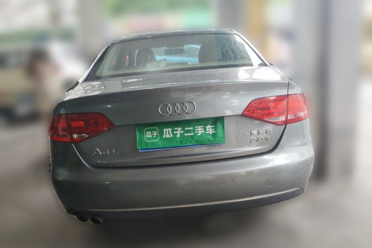 Used Audi A4L 2012 2.0 TFSI automatic Comfort trim level Rear