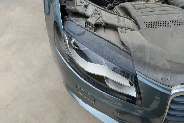 Used Audi A4L 2012 2.0 TFSI automatic standard version Right Front Headlight
