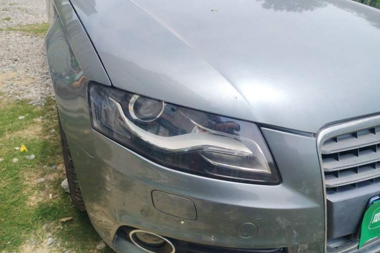 Used Audi A4L 2012 2.0 TFSI automatic Comfort trim level Right Front Headlight