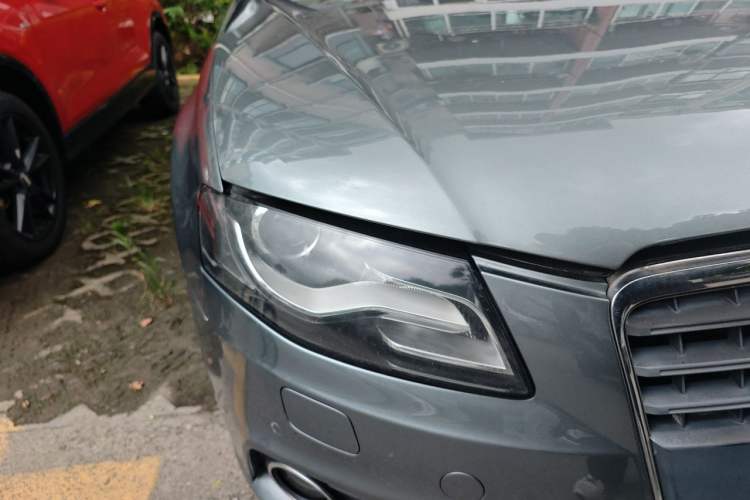 Used Audi A4L 2012 2.0 TFSI automatic standard version Right Front Headlight