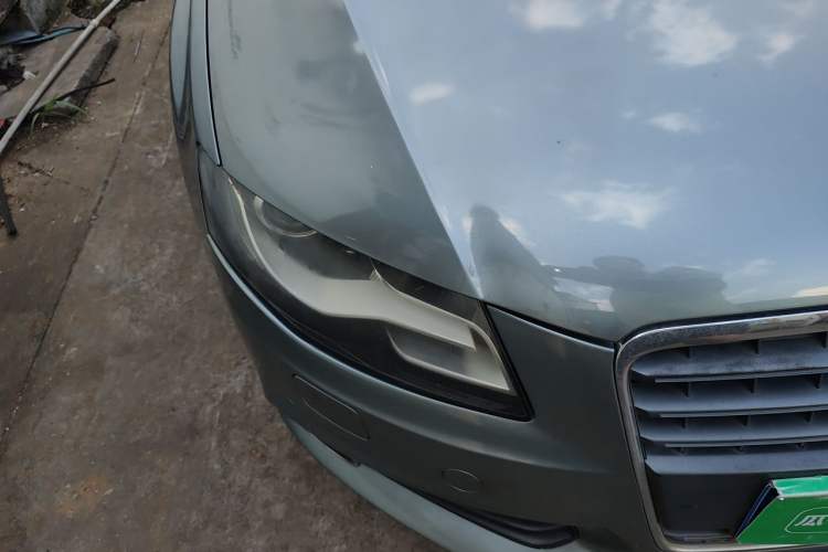 Used Audi A4L 2012 2.0 TFSI automatic Comfort trim level Right Front Headlight