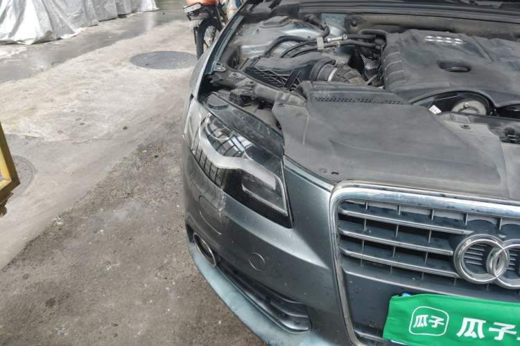 Used Audi A4L 2012 2.0 TFSI automatic Comfort trim level Right Front Headlight