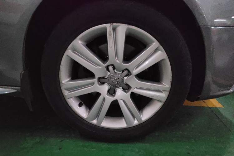Used Audi A4L 2012 2.0 TFSI Automatic Technology Model Right Front Wheel Hub