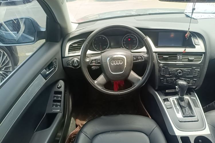 Used Audi A4L 2012 2.0 TFSI automatic standard version Steering Wheel