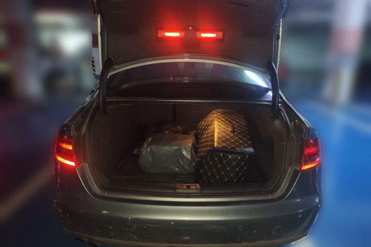 Used Audi A4L 2012 2.0 TFSI automatic Comfort trim level Trunk