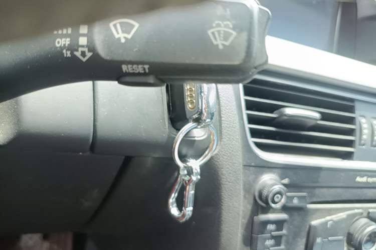 Used Audi A4L 2012 2.0 TFSI automatic standard version Vehicle Key