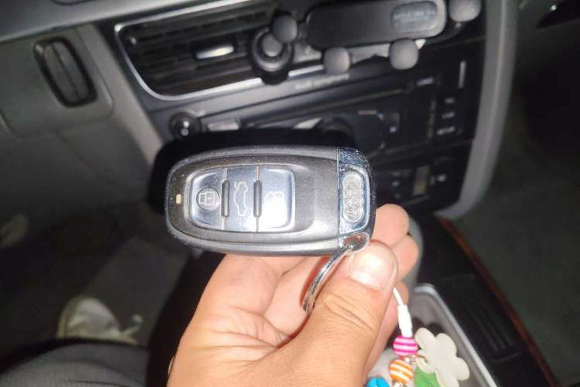 Used Audi A4L 2012 2.0 TFSI automatic Comfort trim level Vehicle Key