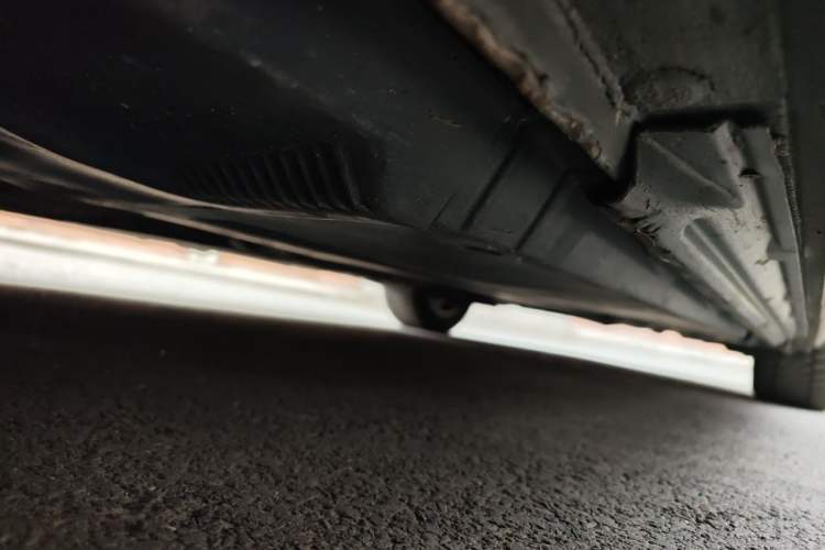 Used Audi A4L 2012 2.0 TFSI automatic Comfort trim level Chassis Front Left
