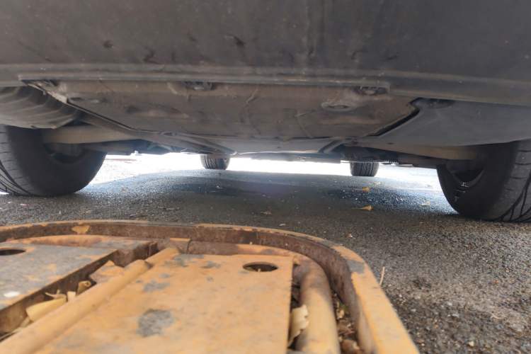 Used Audi A4L 2012 2.0 TFSI automatic Comfort trim level Chassis Rear