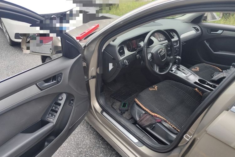 Used Audi A4L 2012 2.0 TFSI automatic standard version Driver Seat