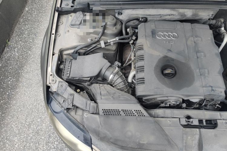 Used Audi A4L 2012 2.0 TFSI automatic standard version Engine Bay Right