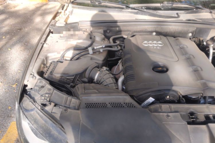 Used Audi A4L 2012 2.0 TFSI automatic Comfort trim level Engine Bay Right