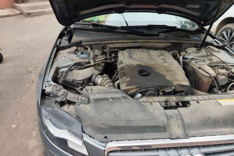 Used Audi A4L 2012 2.0 TFSI automatic Comfort trim level Engine Bay Right