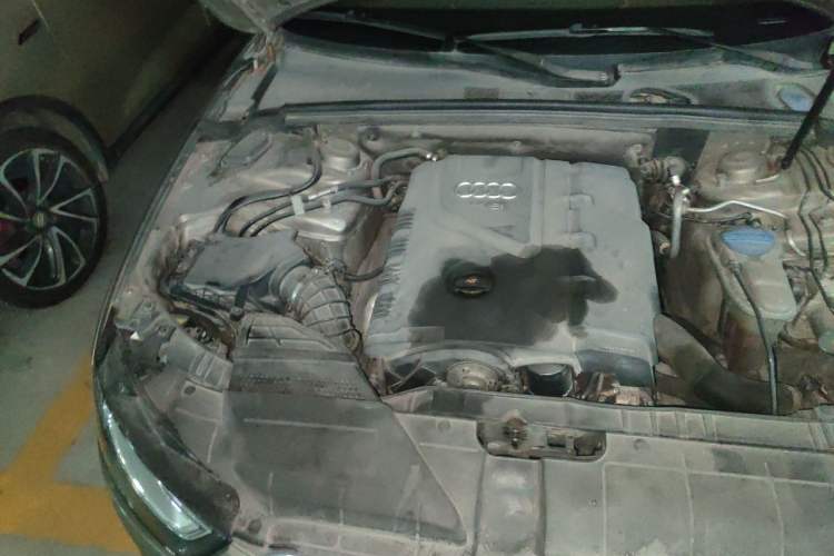 Used Audi A4L 2012 2.0 TFSI Automatic Technology Model Engine Bay Right