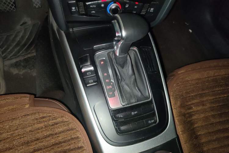 Used Audi A4L 2012 2.0 TFSI Automatic Technology Model Gear Lever