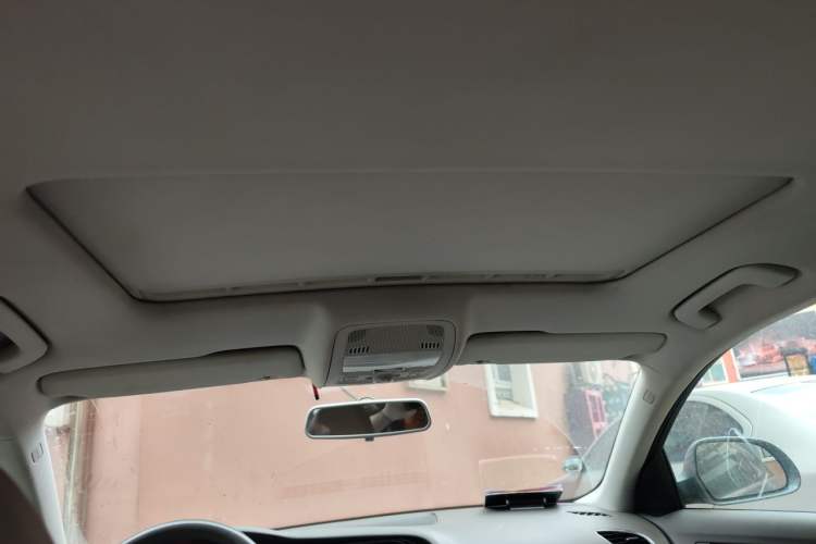 Used Audi A4L 2012 2.0 TFSI automatic Comfort trim level Headliner
