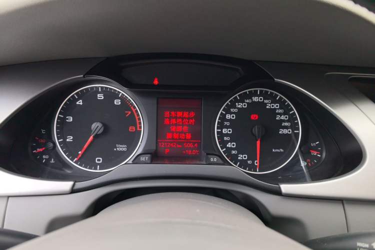 Used Audi A4L 2012 2.0 TFSI automatic Comfort trim level Instrument Cluster