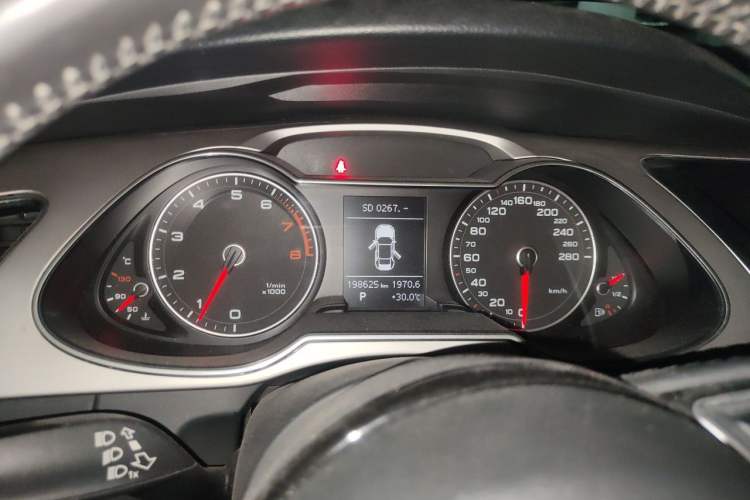 Used Audi A4L 2012 2.0 TFSI Automatic Technology Model Instrument Cluster