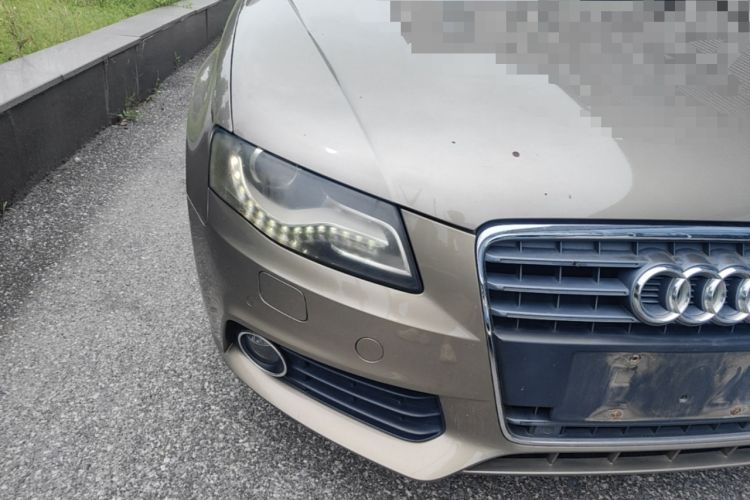 Used Audi A4L 2012 2.0 TFSI automatic standard version Right Front Headlight