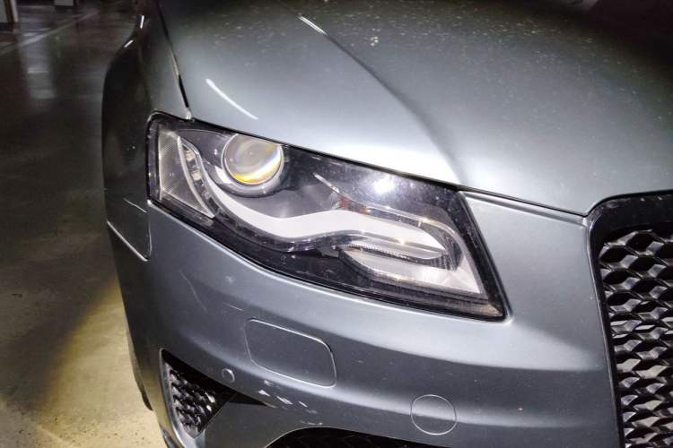 Used Audi A4L 2012 2.0 TFSI automatic Comfort trim level Right Front Headlight