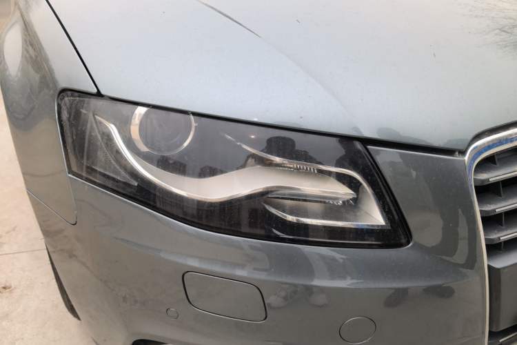 Used Audi A4L 2012 2.0 TFSI automatic Comfort trim level Right Front Headlight