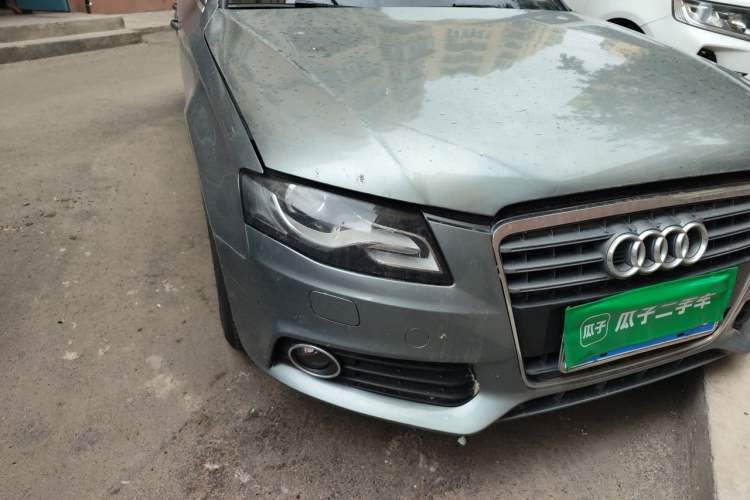 Used Audi A4L 2012 2.0 TFSI automatic Comfort trim level Right Front Headlight